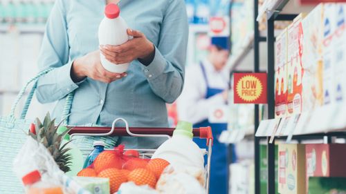 11 produse din supermarket care nu sunt chiar ceea ce par / Ce ascund etichetele și cum îți dai seama