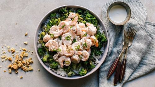 Creveți cu nucă și miere / O cină ușoară și consistentă în același timp, bună și de luat la pachet dacă nu vei putea mânca tot la cină