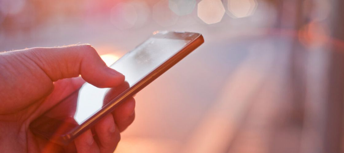 Aplicație pentru gravide, dezvoltată de un viitor tată: Identifică în câteva secunde produsele cu risc din supermarket