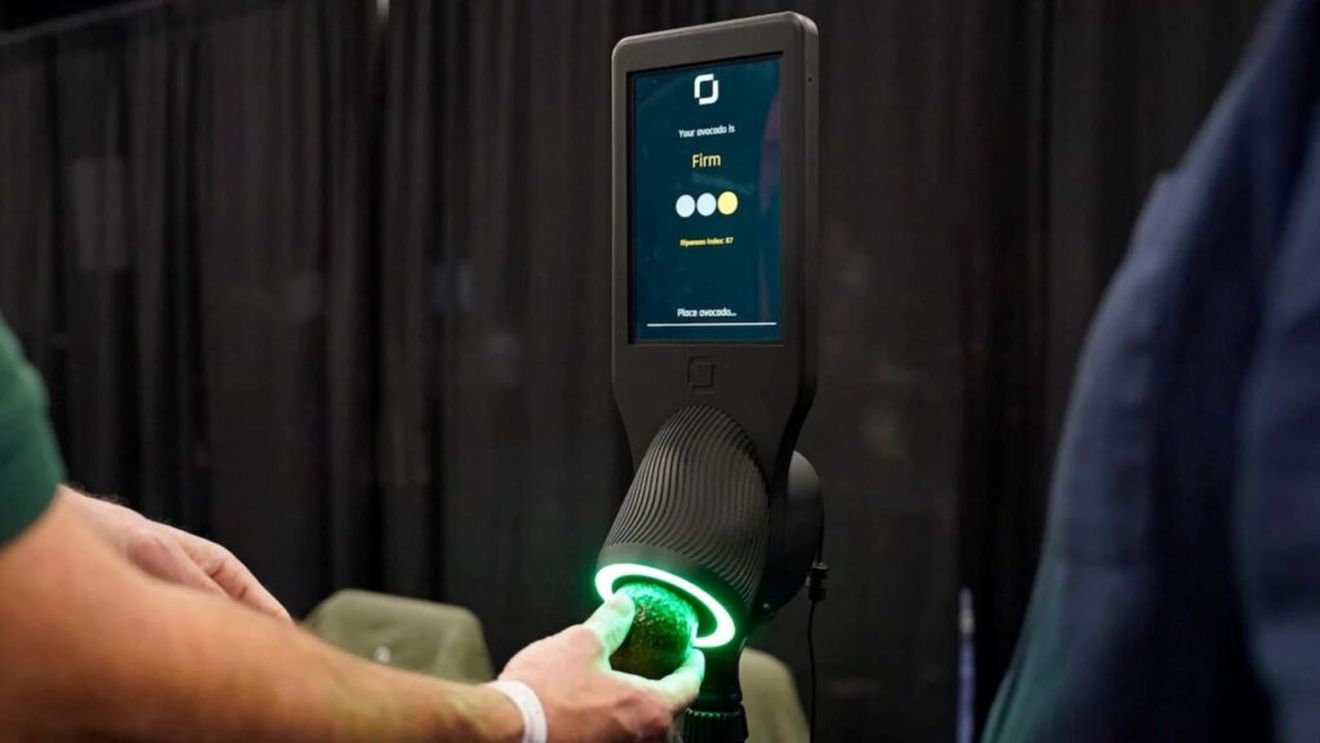 Pasionații de avocado din Belgia pot verifica fructele, în magazin, cu ajutorul unui scaner; aparatul a mai fost testat, anul trecut, în supermarketuri din Olanda