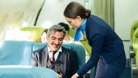 Însoțitorii de bord spun că aceasta este una dintre cele mai neplăcute gustări din avion / Motivul nu are legătură cu mirosul