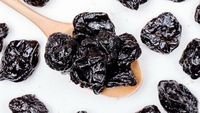 Care este cel mai bun moment din zi în care să consumi prune. Răspunsul nutriționiștilor / Cum pot fi incluse în alimentație