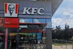Primul KFC din România fără sală de mese s-a deschis lângă București / Restaurantul este dedicat exclusiv livrărilor și comenzilor la pachet