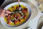 Bucharest Food Week 2026: Bucureștiul devine capitala gastronomiei timp de o săptămână / Meniuri fixe la 69, 119 și 189 de lei, în peste 100 de restaurante / Unde poți degusta live zacuscă și unde are loc un masterclass dedicat brânzeturilor artizanale românești
