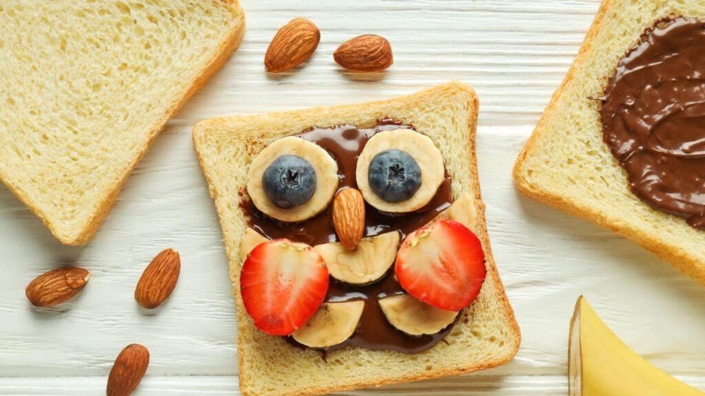 Gustări care dau energie precum o cafea / Șapte combinații de alimente care susțin concentrarea și reduc oboseala de după-amiază, fără să-ți tulbure somnul noaptea