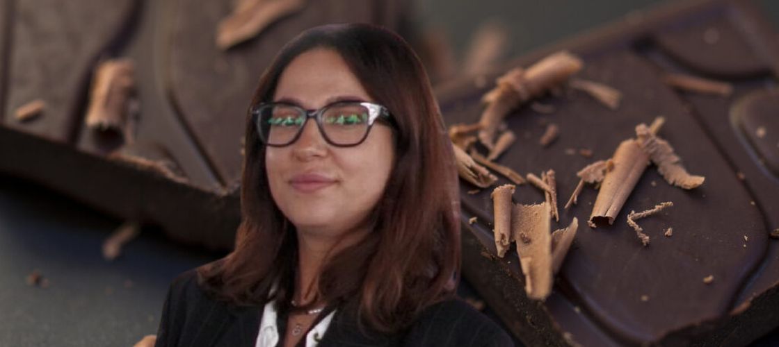 VIDEO | Ce ascunde, de fapt, ciocolata din supermarket? „În cel mai bun caz va fi 40% cacao, restul zahăr” / Alis Blaj, International Institute of Chocolate and Cacao Tasting, explică ce trebuie să urmărești pe etichetă