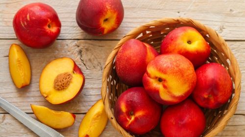 Nectarine din Turcia, retrase de la vânzare de ANPC/Au fost descoperite niveluri ridicate de pesticide