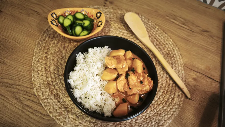 orez-in-stil-oriental-reteta-traditionala-curry-cartofi-curcan