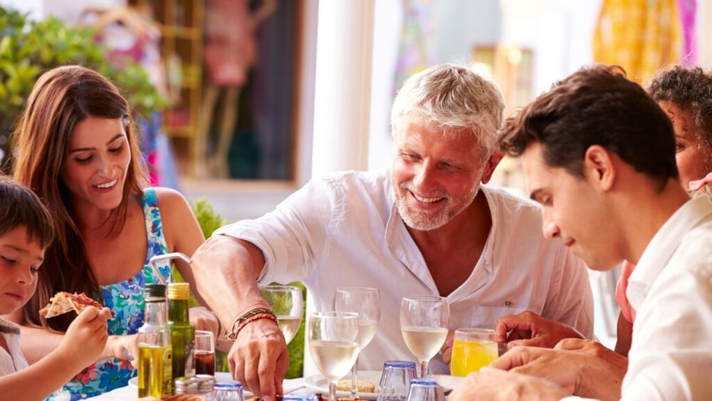 VIDEO | Cinci greșeli frecvente pe care le faci la restaurant și care te împiedică să slăbești / Sunt obiceiuri pe care trebuie să le eviți, dacă vrei să scapi de kilogramele în plus