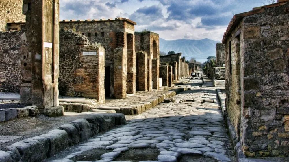 Printre ruinele din Pompei se readuc la viață podgoriile antice / Soiul de strugurii folosit se numește Aglianico și este originar din Grecia