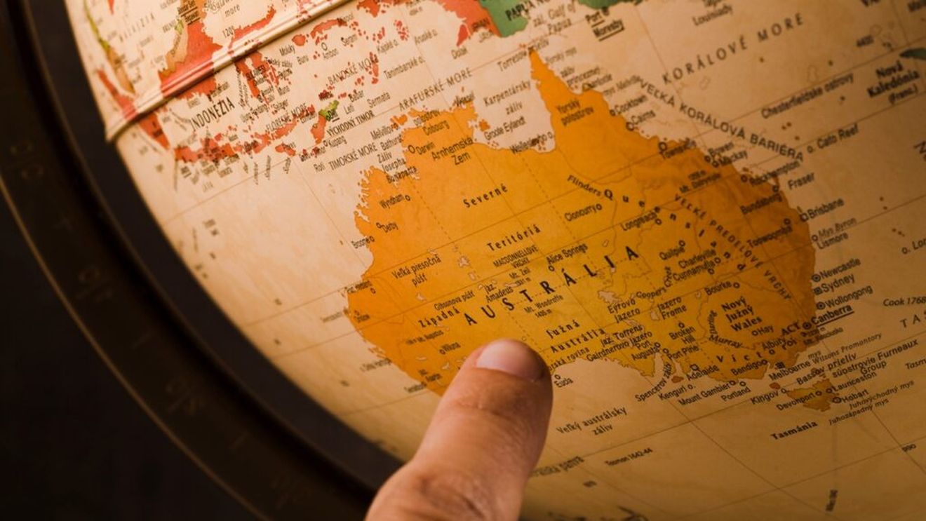 Australia și Uniunea Europeană au semnat acordul de liber schimb negociat de ani de zile / Fermierii europeni denunță deja concesiile făcute pentru carnea australiană