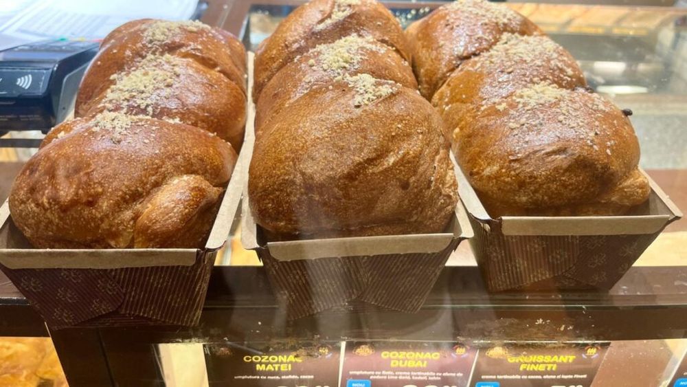 Târguri cu produse tradiţionale, organizate în Maramureș în preajma sărbătorilor pascale/ „Printre cele mai solicitate produse sunt cele de patiserie: cozonaci, prăjituri, cornuleţe, pâine de casă”