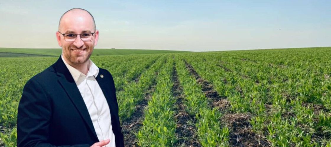 Coșmarul fermierilor: prețul în creștere al motorinei / Cătălin Popescu, fermier: „Astăzi aștept să-mi vină factura la motorină, pe care am luat-o pe credit, pentru că bani cash nu avem. Cel mai deranjant este că se întârzie plata subvenției!”