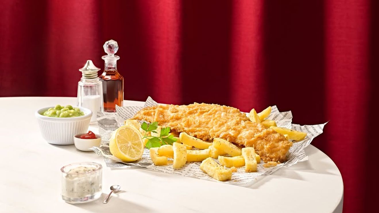 Lanțul britanic de restaurante Harry Ramsden’s, celebru pentru preparatul său Fish & Chips și prezent în Guinness Book, intră pe piața din România / Primele deschideri, programate pentru 2026