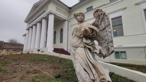 FOTO | Conacul Mocioni primește din nou oaspeți. Restaurat din fonduri norvegiene și redeschis în acest an, conacul găzduiește un eveniment dedicat începutului sărbătorilor de iarnă