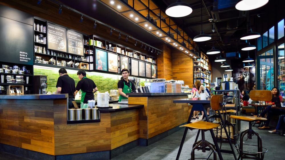 Starbucks închide peste 2.000 de cafenele din Coreea de Sud după un scandal național / Campania care a declanșat proteste și a afectat vânzările companiei