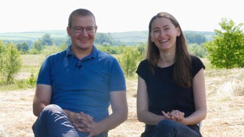 VIDEO | După 11 ani la Bruxelles și cariere în IT și publicitate, Ovidiu și Mădălina s-au întors în România și au preluat o afacere cu biscuiți: „Cred că România e cel mai bun mediu pentru noi să facem ce facem în momentul acesta”