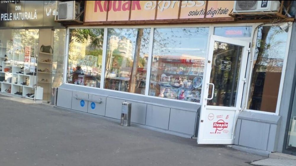 Proprietarii magazinelor de la parterul blocurilor din Sectorul 6, amendați dacă nu respectă „Ghidul de publicitate comercială”: „Până la sfârșitul acestui an se va vedea diferența” / Anunțul primarului în legătură cu Mega Image