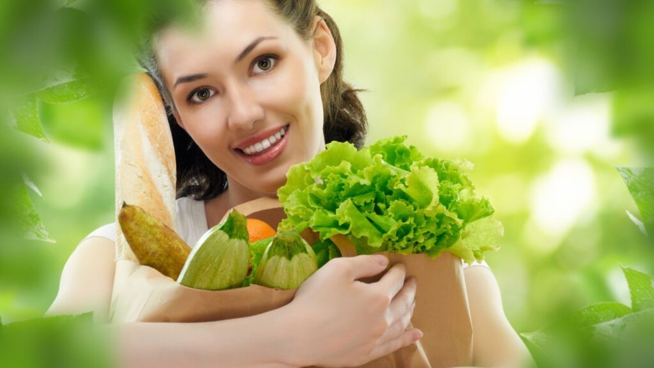 O alimentație sănătoasă poate prelungi viața cu peste un deceniu și reduce riscul de cancer, conform unui studiu / Diferența dintre dieta optimă și cea occidentală