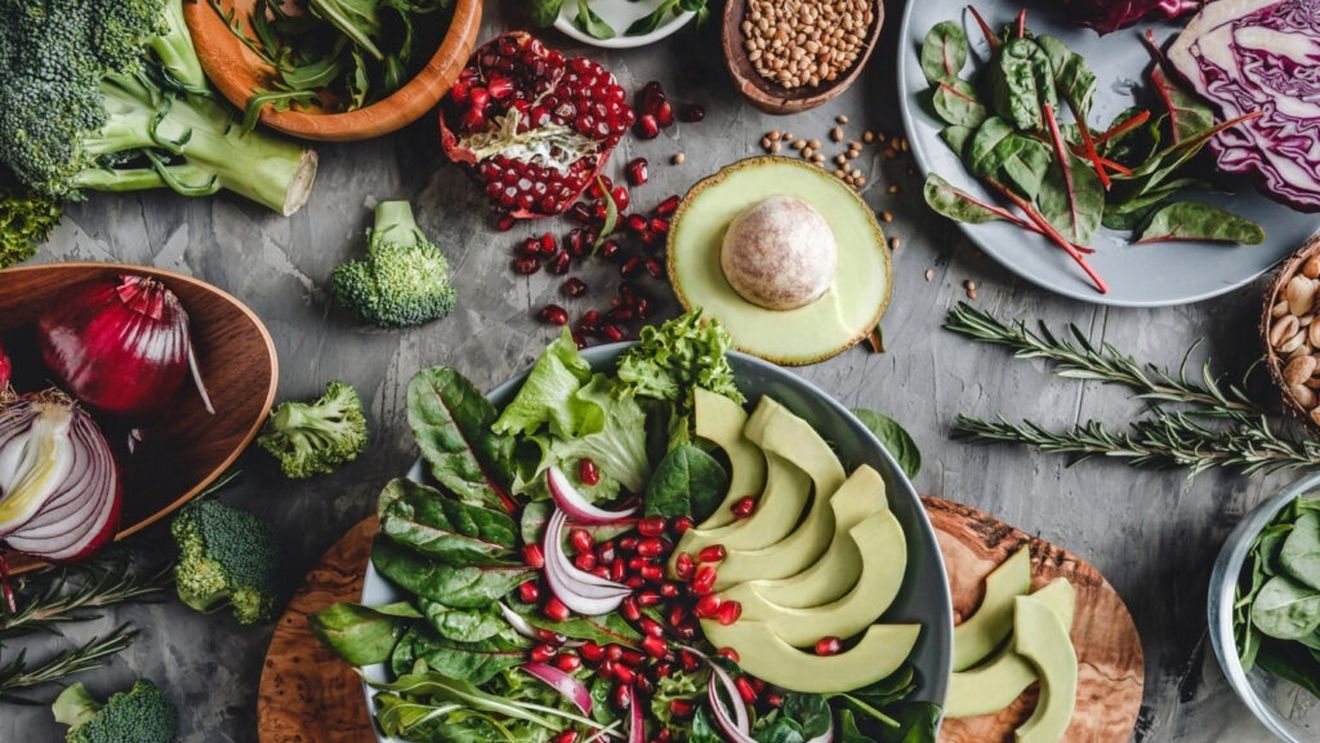 Alimente care combat ridurile, balonarea și oboseala mentală / Explicațiile unui specialist