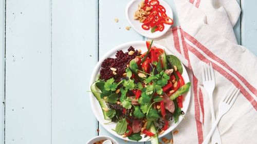 Salată thailandeză de miel/E gata în 20 de minute și e superdelicioasă