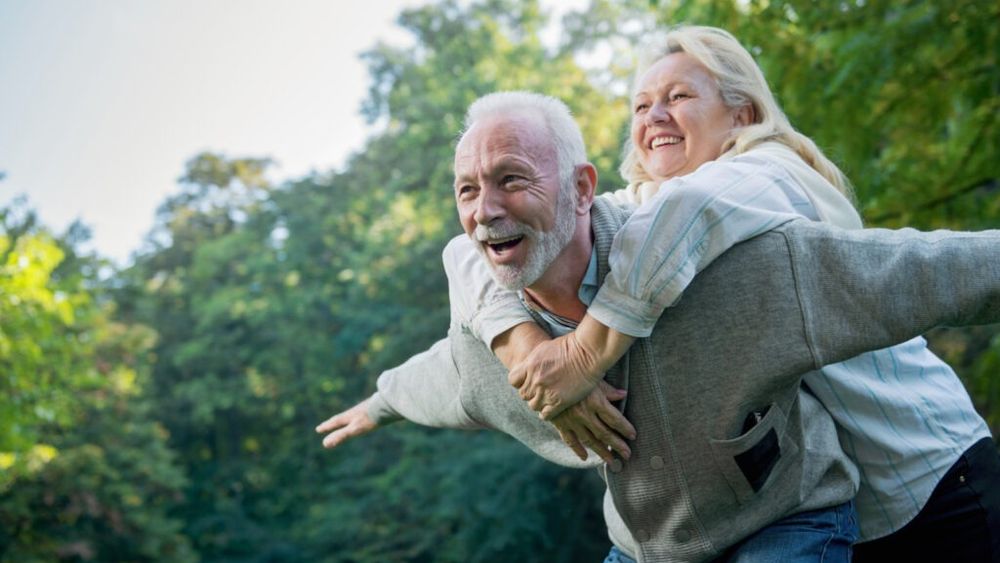 Un chef din insula grecească Icaria, unde oamenii ajung frecvent să trăiască 100 de ani, împărtășește 2 rețete pentru longevitate