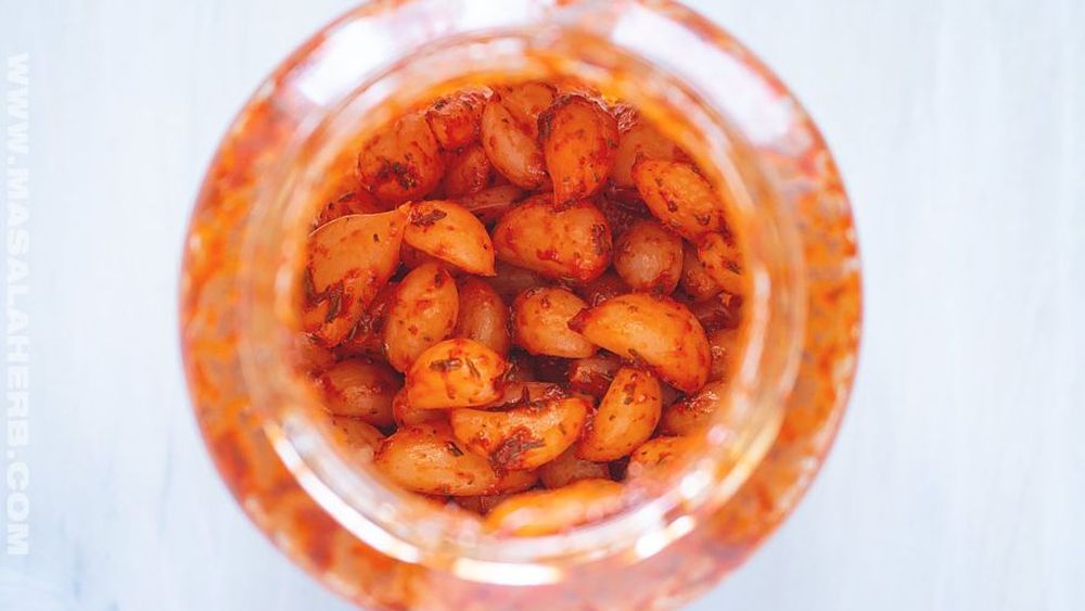 Usturoi murat picant - gustare care poate fi preparată în 5 minute