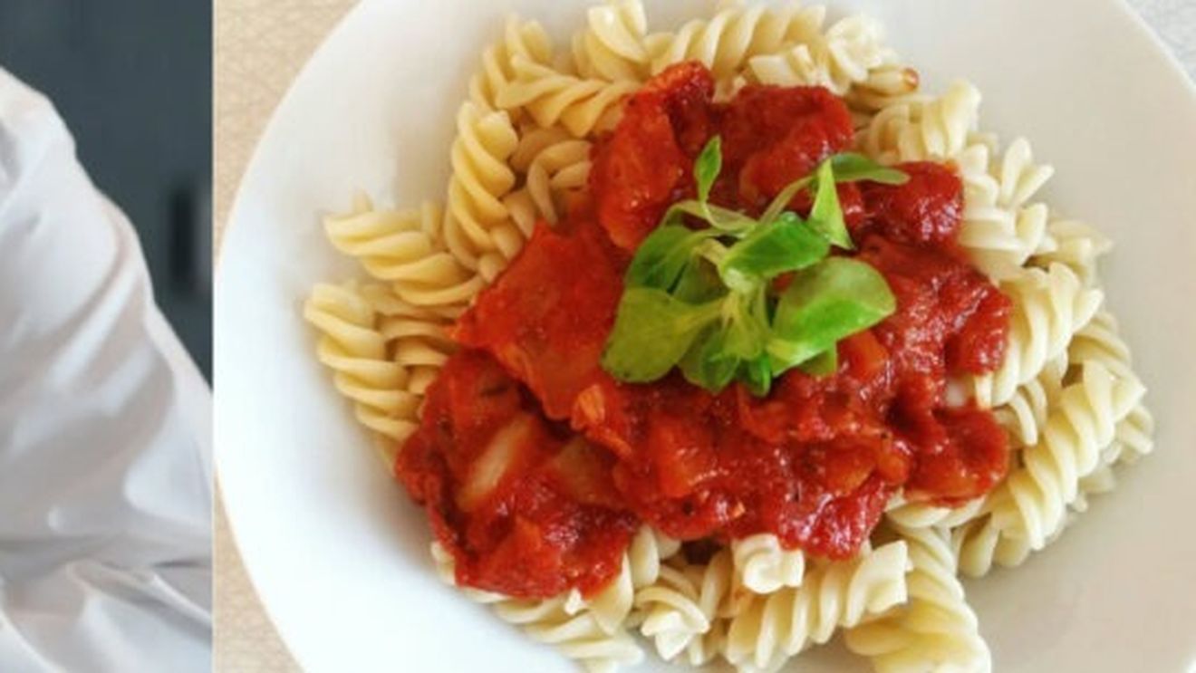 Trucul unui faimos șef spaniol care transformă orice bulion din magazin într-un sos de roșii rafinat/ Rețeta lui Ferran Adrià