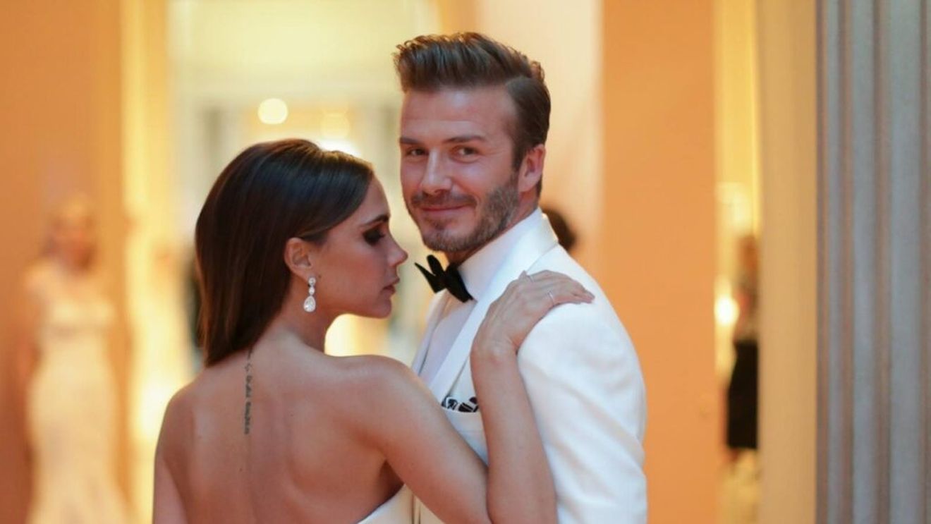 Felul de mâncare pe care i-l gătește David Beckham soției sale, Victoria, în serile în care iau cina acasă: „De când am cunoscut-o, ea mănâncă doar pește la grătar și legume la abur” / Ce părere are fosta solistă Spice Girls despre desert