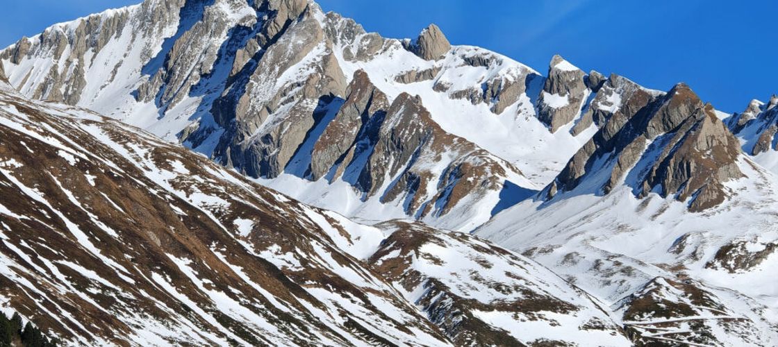 Un butoi de bere pierdut în Alpi în 1978 a fost găsit după aproape 50 de ani. Ce s-a întâmplat când a fost deschis