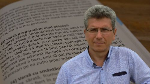 INTERVIU | „Cărticica meseriei de bucătar”, prima carte de bucate tipărită la Cluj în 1695 / Conține cele mai vechi rețete de sarmale, pâine sau varză à la Cluj / Istoricul József Lukács: „În rețete apar atât lămâia, cât și limeta, semn că ardelenii deosebeau în mod conștient cele două fructe citrice”