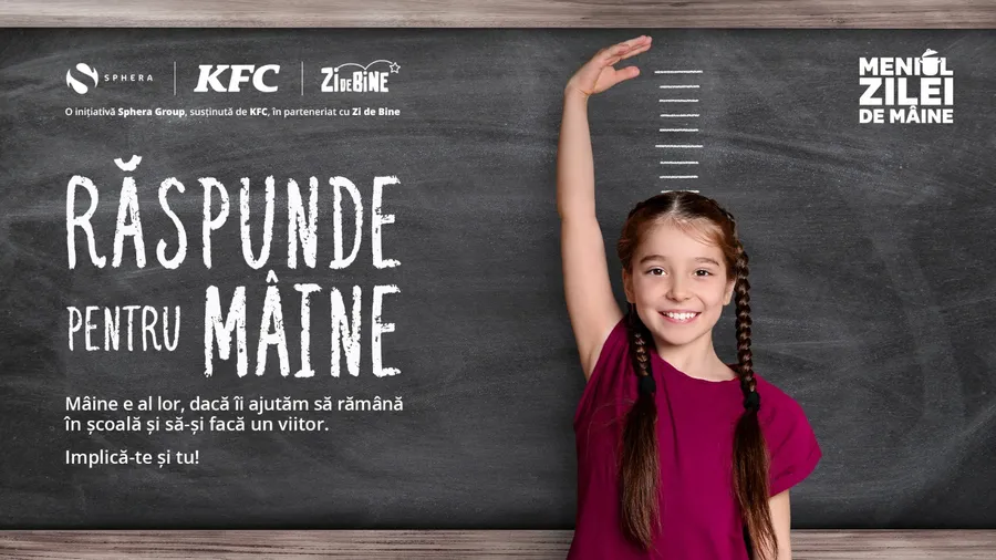 copil cu mana ridicata