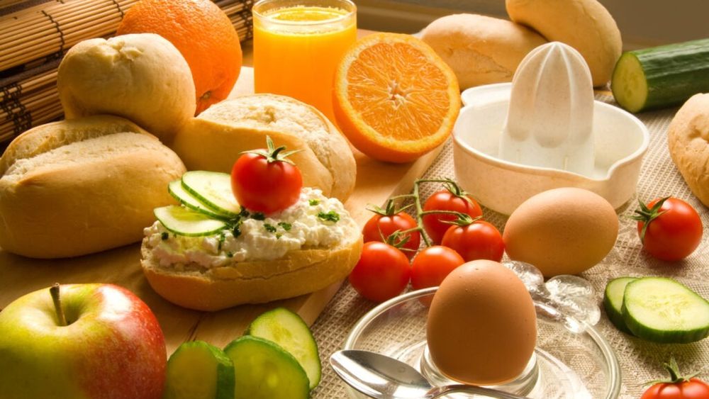 Micul dejun care accelerează metabolismul / Cinci alimente recomandate de nutriționiști, pentru a stimula arderea grăsimilor