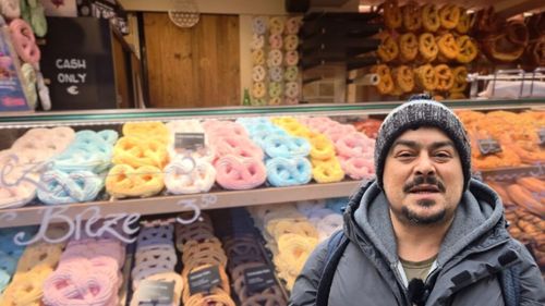 VIDEO | Crăciunul în orașul lui Mozart: De la celebrele bomboane la cârnații extrem de aromați, ce poți găsi în Târgul de Crăciun din Salzburg