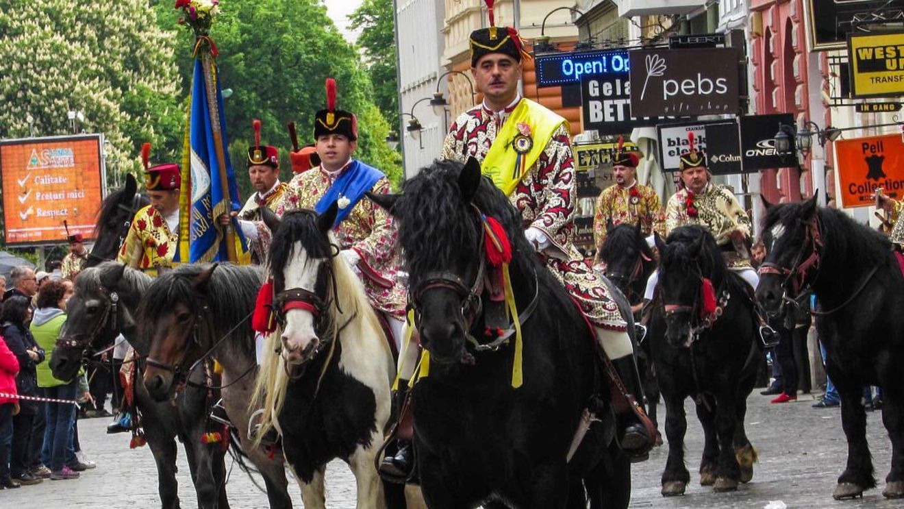 Zilele Braşovului, în săptămâna de după Paşte: Parada Junilor, târguri, dar și zonă de food și spațiu dedicat pentru grătare