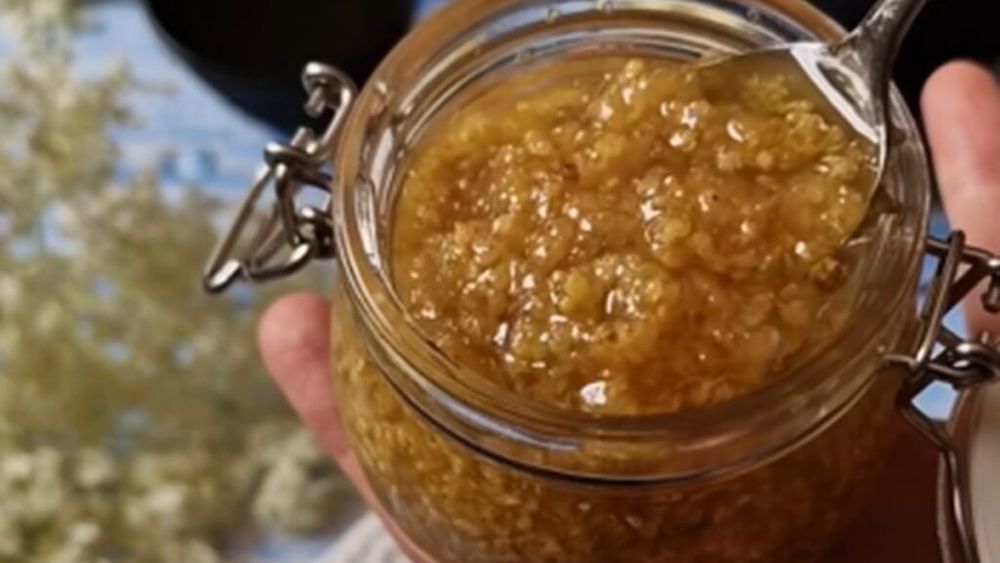 VIDEO | Dulceața de soc, parfumul verii pus în borcan / Cum prepari rețeta simplă care transformă florile într-o delicatesă