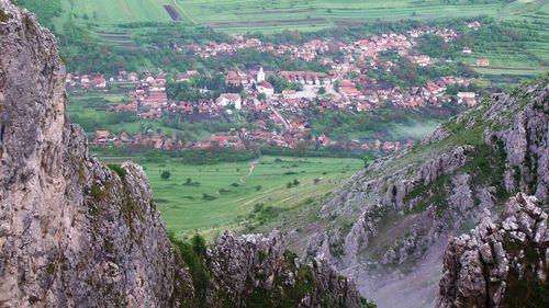 Rute cultural-gastronomice de urmat în „România Atractivă”: Unde găsești satul cu case renovate armonios sau „închisoarea” pentru cuplurile ce doreau să divorțeze