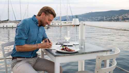 Cum se mănâncă pe un feribot spre Suedia – o experiență unică / Meniu bogat, dar atmosferă mai degrabă de autoservire