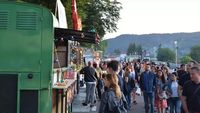 Tradiționalul Street Food Festival din Brașov nu se mai ține în acest an. Organizatorii anunță că primăria le-a interzis evenimentul vechi de zece ani