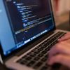 Organizaţia fondată de Mark Zuckerberg a lansat un atlas al proteinelor bazat pe inteligenţă artificială. Cercetătorii speră la tratamente dezvoltate mai rapid pentru cancer şi boli autoimune