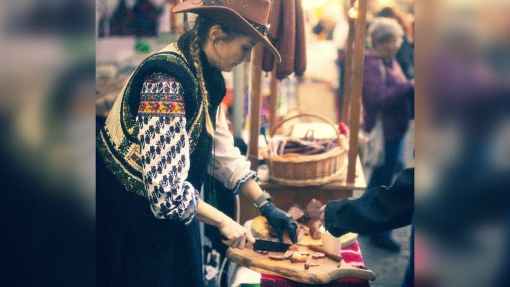 Fermier cu valoare adăugată: „Procesarea am făcut-o de la început, de când a venit întrebarea 'Ce facem noi cu surplusul de carne?'” - Băcănia Boierească / Deja vin comenzi pentru clienții din Capitală / Familia Păstrăv caută colaborări cu alte băcănii sau restaurante care pun preț pe calitate