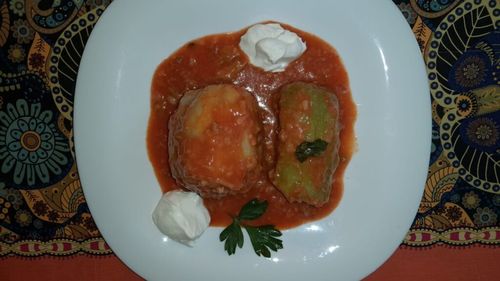 Rețetele bunicii: ardei/dovlecei umpluți ca-n copilărie