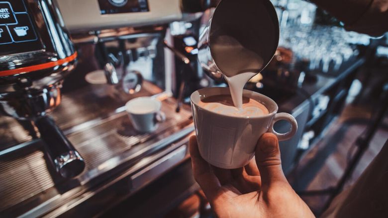Micul dejun s-ar putea scumpi / Noile reguli UE pentru pesticide ar lovi cafeaua, citricele și strugurii