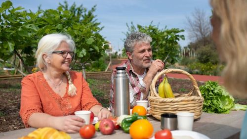 Cele mai bune 10 alimente, pentru micul dejun, care îți pot reduce nivelul de acid uric/ Alege cafeaua, bananele și merele, dacă vrei să fii ferit de gută și probleme cu rinichii