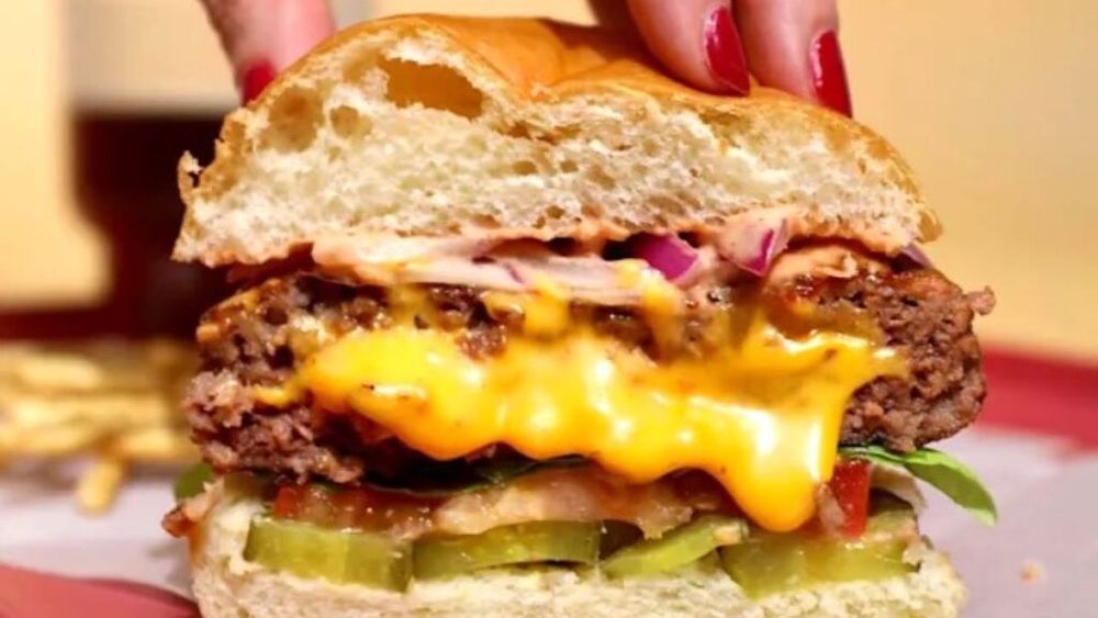 În condițiile declinului pieței americane, Impossible Foods vrea să aducă burgerii din carne de laborator în meniurile din Europa până la sfârșitul anului
