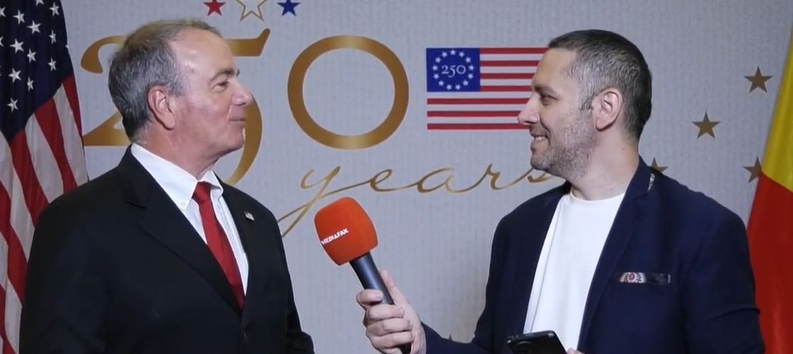 VIDEO | Ambasadorul SUA la București, cu rădăcini est-europene, între sarmale și burgeri: „Le vreau pe amândouă”