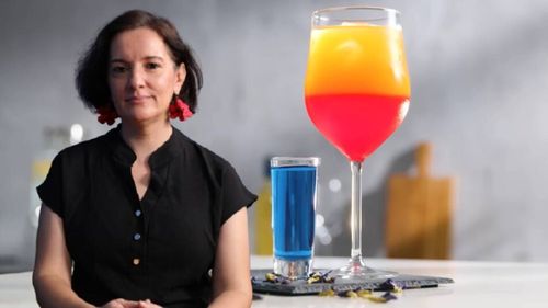 Sărbători conștiente: Moderația alcoolului, explicată de nutriționistul Tania Fântână / Ce înseamnă cu adevărat un consum responsabil și care este standardul / 3 propuneri de băuturi festive non-alcoolice