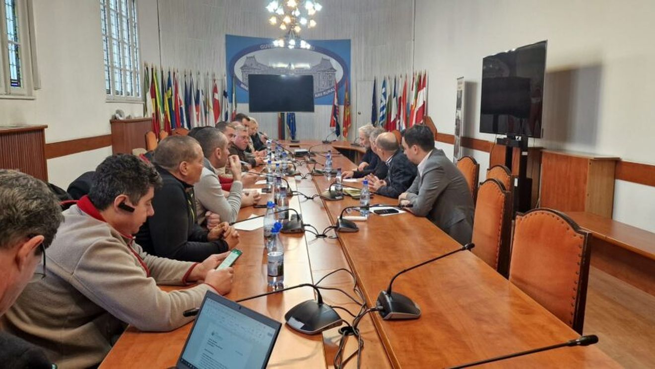 Proces verbal încheiat între reprezentanții fermierilor protestatari și MADR; fermierii cer 100 euro/ha pentru culturile din toamna anului 2022