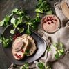 14 iulie, Ziua Franței | Istoria celebrului preparat foie gras. Cum se face una dintre cele mai cunoscute delicatese ale gastronomiei franceze și de ce a strâns atât de multe controverse în jurul său