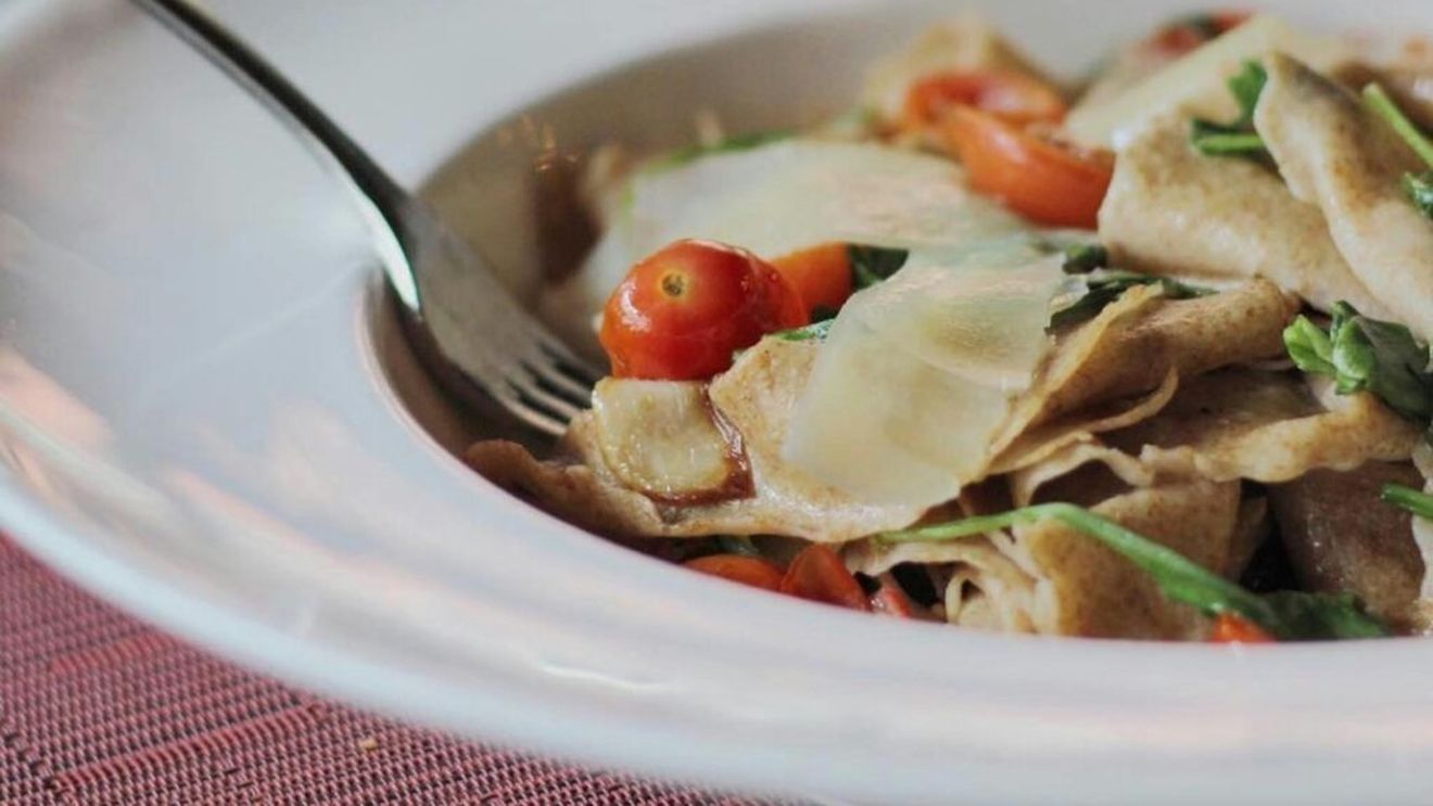 Idei de alimente delicioase și sănătoase, pe care poți să le mănânci la restaurant, chiar dacă te afli la dietă